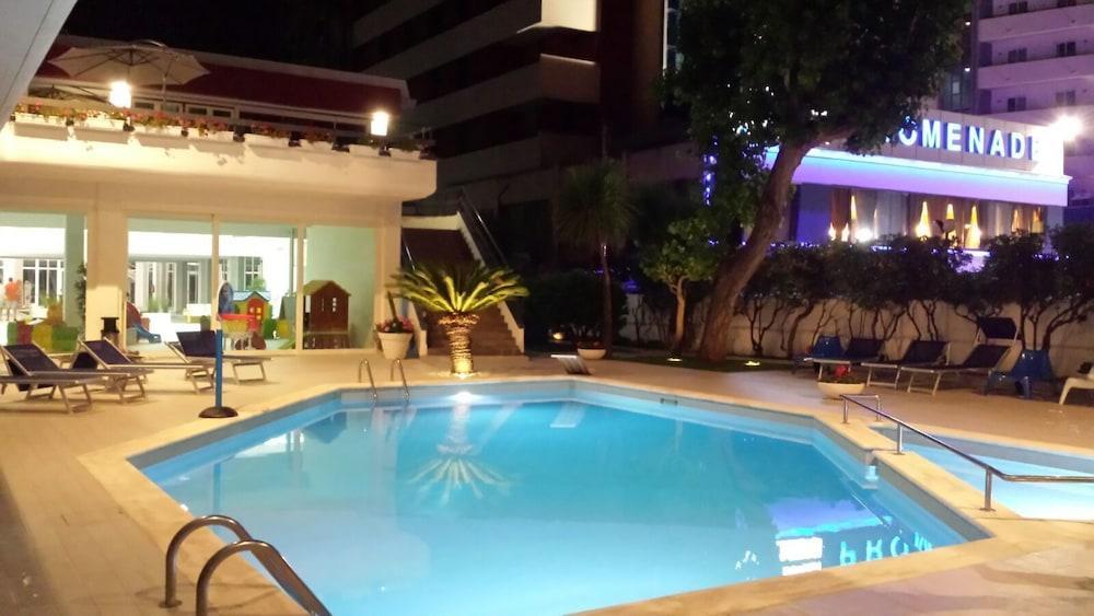 Grand Hotel Adriatico Montesilvano Marina Exterior foto