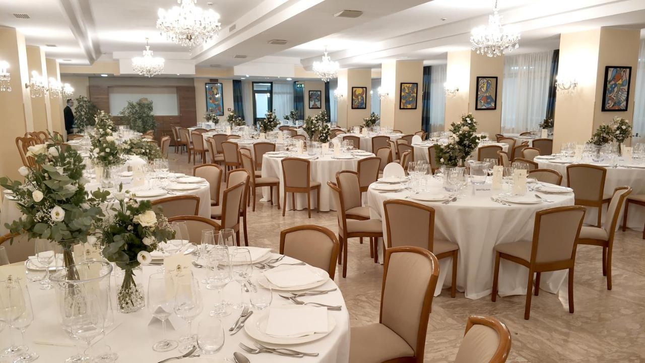 Grand Hotel Adriatico Montesilvano Marina Exterior foto